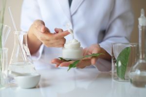 Boas Práticas de Fabricação de Cosméticos e produtos de Higiene Pessoal: Conforme RDC 48/2013 Boas Práticas de Fabricação de Cosméticos e produtos de Higiene Pessoal